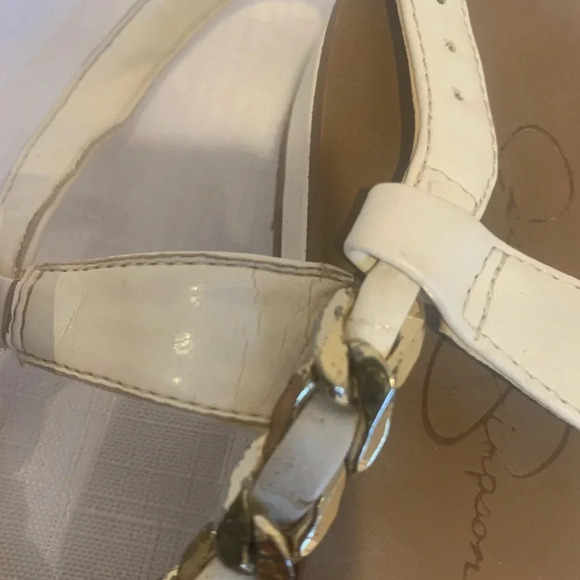 Jessica Simpson Women’s Size 8.5 White With Gold Tone Chain Link Thong Sandals - Picture 3 of 9